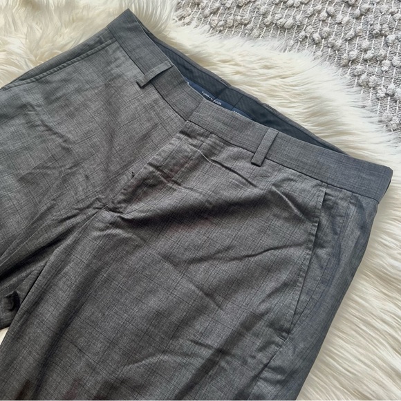(❤️3/$30) Men’s grey Dress Pants - Picture 4 of 5